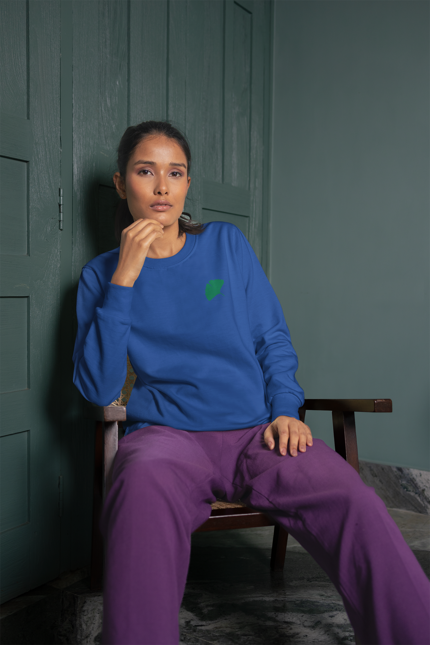 Embroidered Gingko Leaf Crewneck Sweatshirt