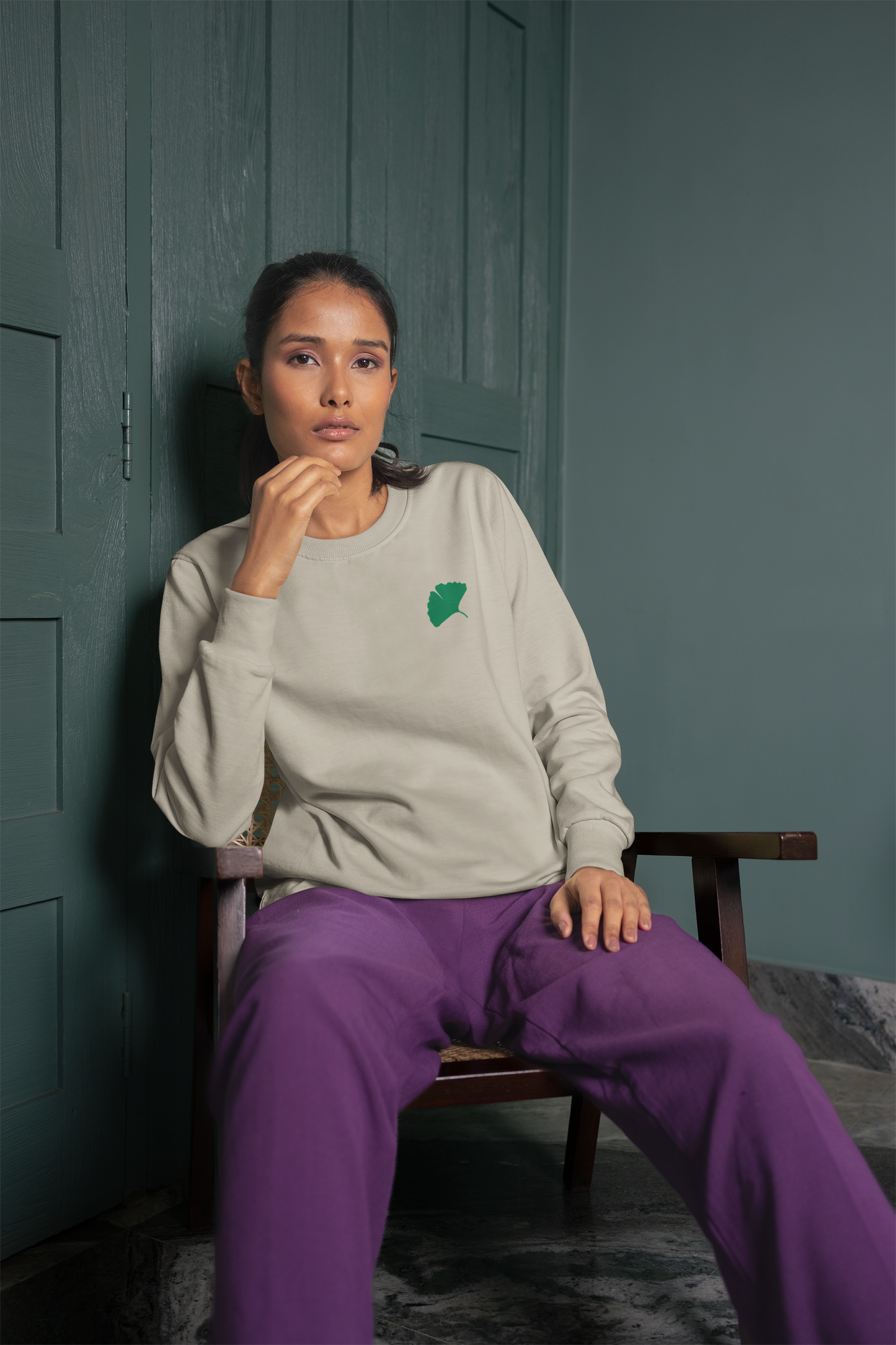 Embroidered Gingko Leaf Crewneck Sweatshirt